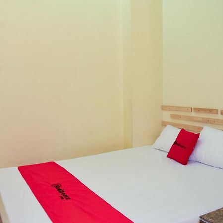 Отель Reddoorz Near Mangga Dua Square Джакарта Экстерьер фото
